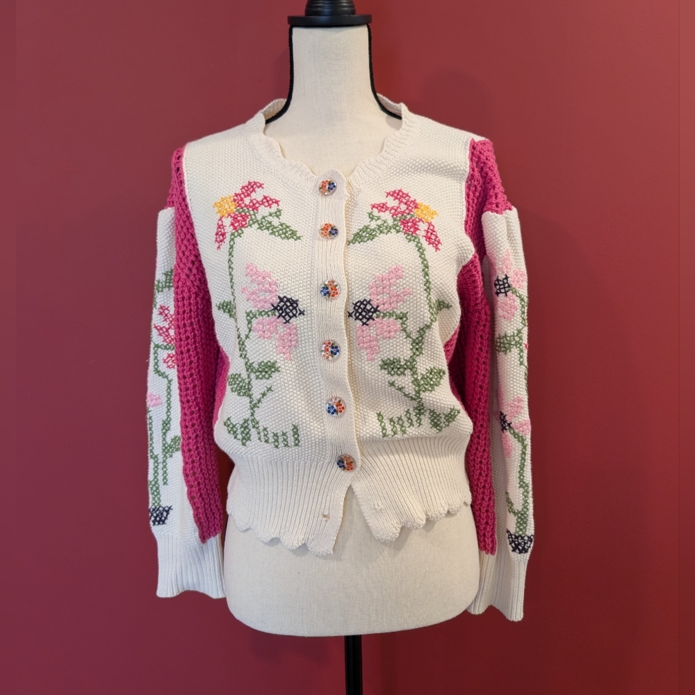 🌹SOLD🌹Floral Knit Women's Sweater - Pink and Cream